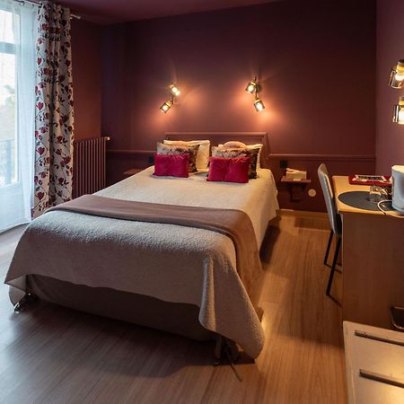Hotel Des Dauphins Bourgoin-Jallieu Kültér fotó