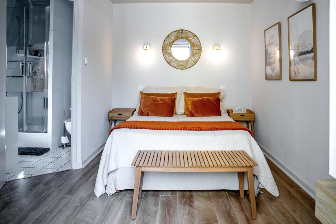 Hotel Des Dauphins Bourgoin-Jallieu Kültér fotó