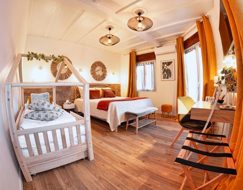 Hotel Des Dauphins Bourgoin-Jallieu Kültér fotó