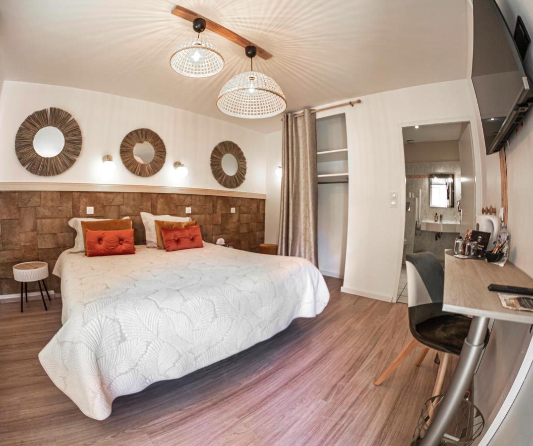 Hotel Des Dauphins Bourgoin-Jallieu Kültér fotó