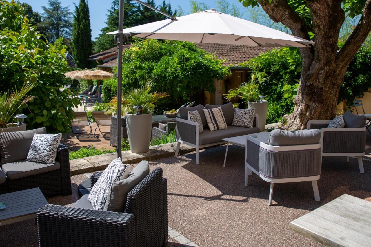 Hotel Des Dauphins Bourgoin-Jallieu Kültér fotó