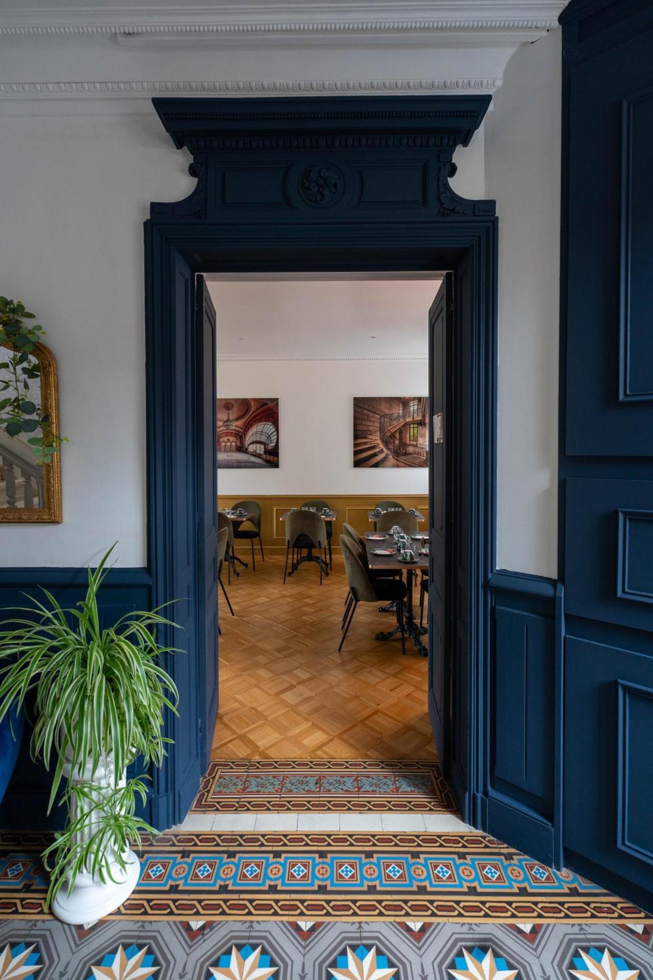 Hotel Des Dauphins Bourgoin-Jallieu Kültér fotó