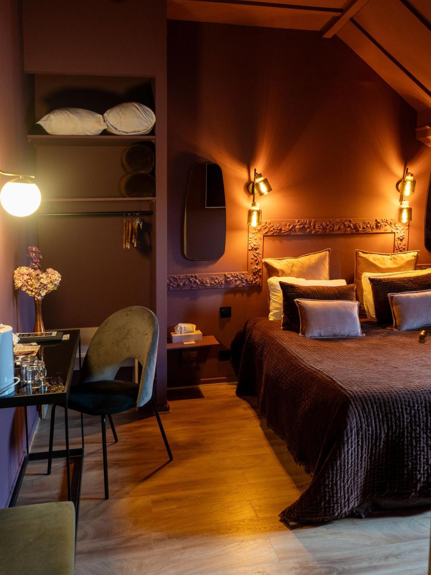 Hotel Des Dauphins Bourgoin-Jallieu Kültér fotó