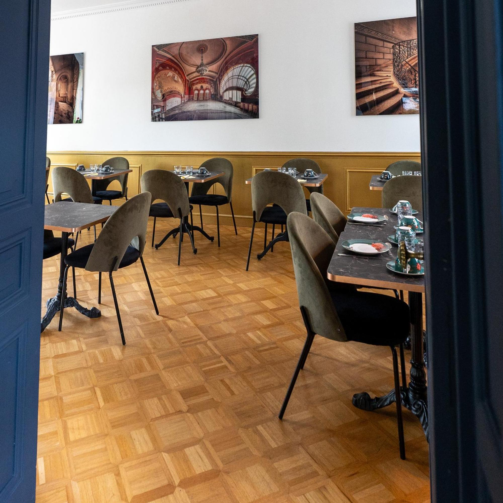 Hotel Des Dauphins Bourgoin-Jallieu Kültér fotó